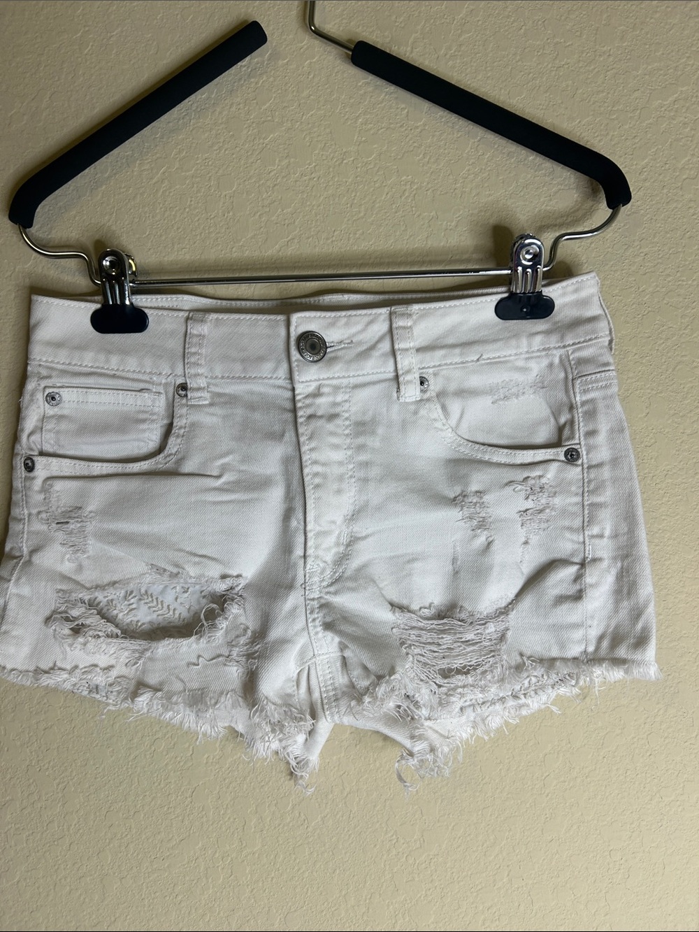 American Eagle Outfitters White Distressed Denim Cutoff Shorts size 4